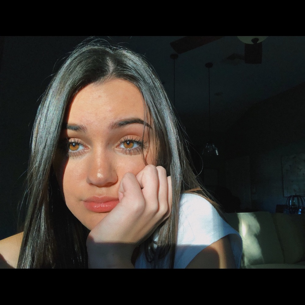 Meet your Posher, Emily